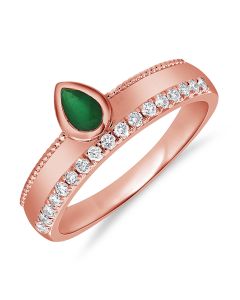 0.50CT EMERALD AND ROUND DIAMOND BEZEL SET RING