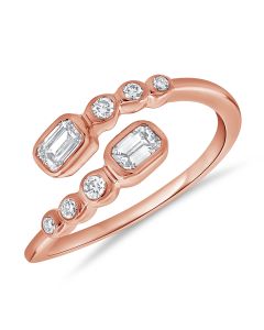 0.40CT EMERALD SHAPE AND ROUND DIAMOND BEZEL RING