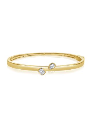 0.67CT EMERALD SHAPE AND PEAR SHAPE DIAMOND BEZEL SET BANGLE