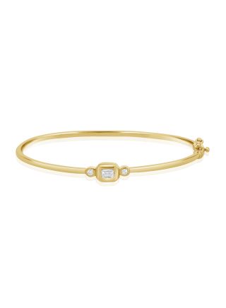 0.28CT EMERLAD SHAPE AND ROUND DIAMOND BEZEL SET BANGLE
